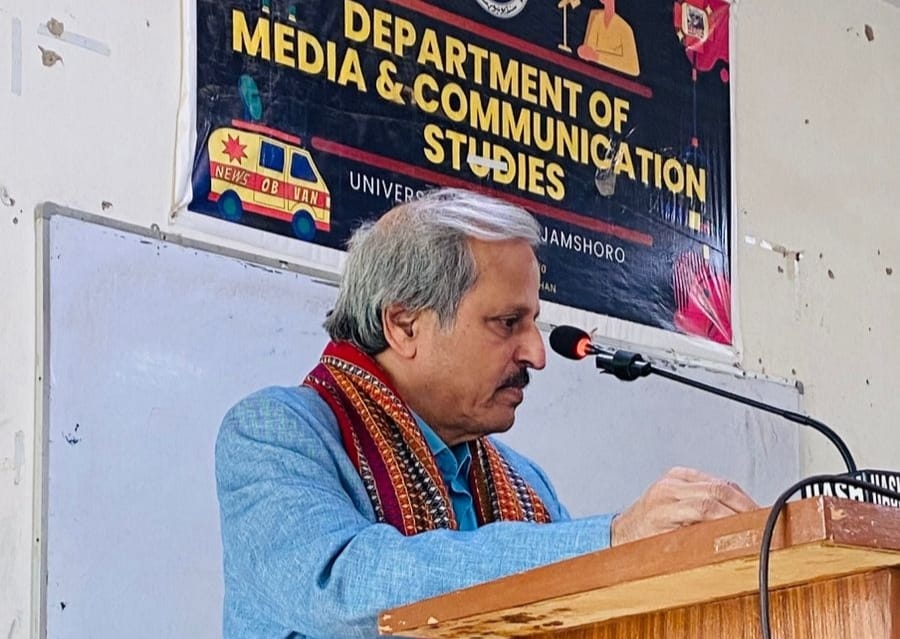 Bridging Classroom and Newsroom: Journalists Meet Media Students